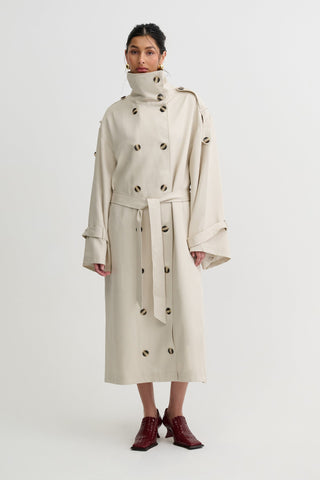 Beige trench coat from Lis Bonne Atelier