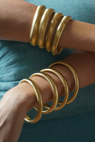 The Elastic Bracelets