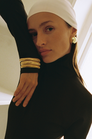 The Elastic Bracelets